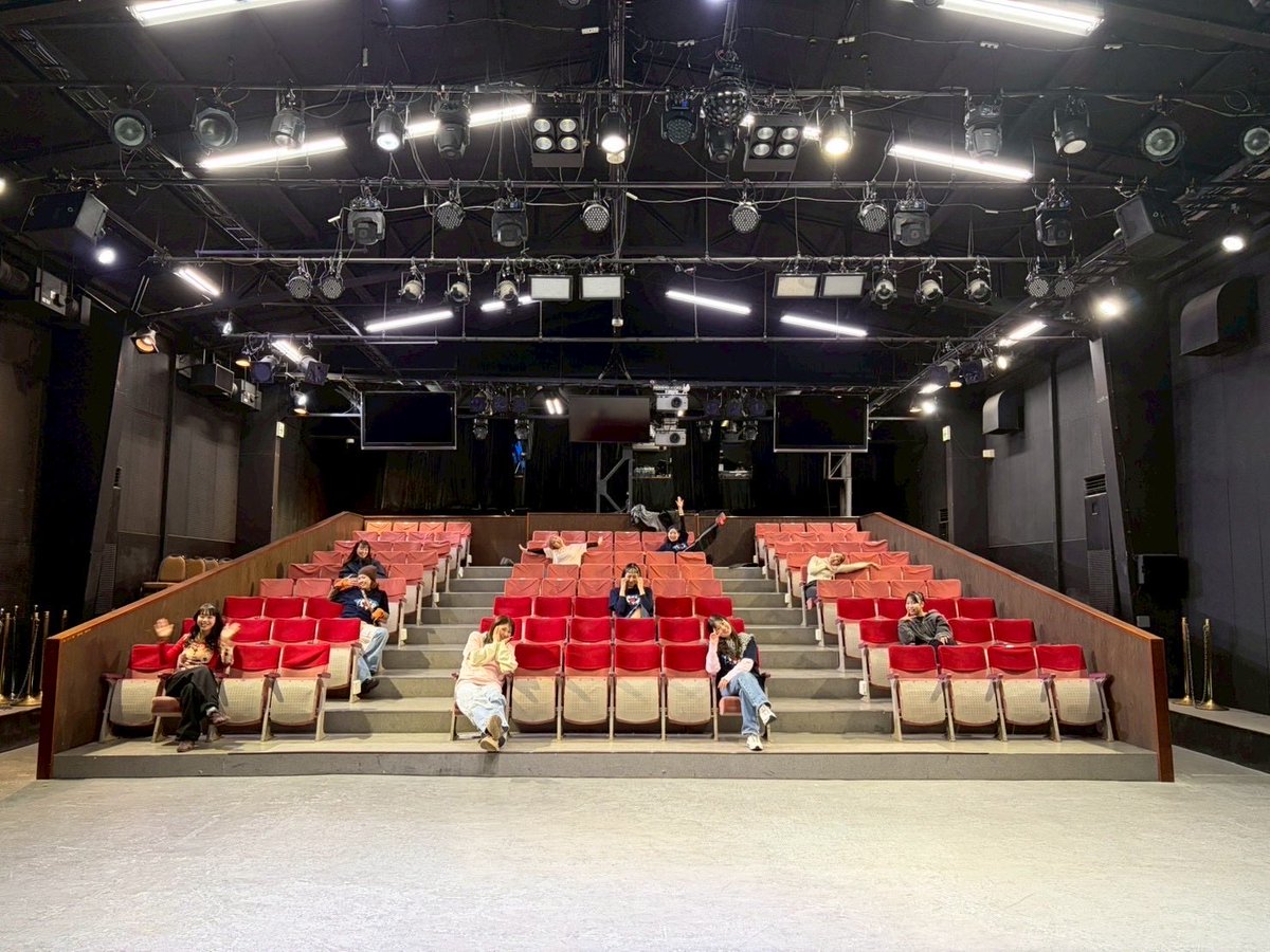 昨日無事終演いたしました🪭
沢山のお客様に私たちらしい
舞台を届けれたことが凄く嬉しいです。♡
ご来場いただいた皆様
本当にありがとうございました🙂‍↕️✨✨
また次のステップに向けて頑張ってこ♥️

#focuson_ds