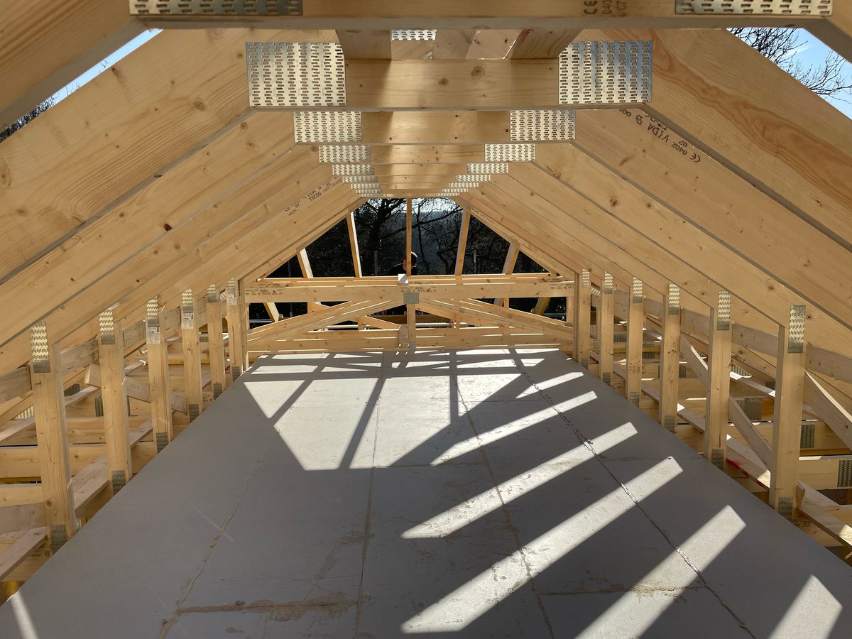 target_timber's tweet image. Outstanding workmanship as usual by our installation team! This new roof truss will provide a loft space; one of the big benefits of designing and building using a timber frame structure.
targettimber.com #timberframe #rooftruss #loftspace