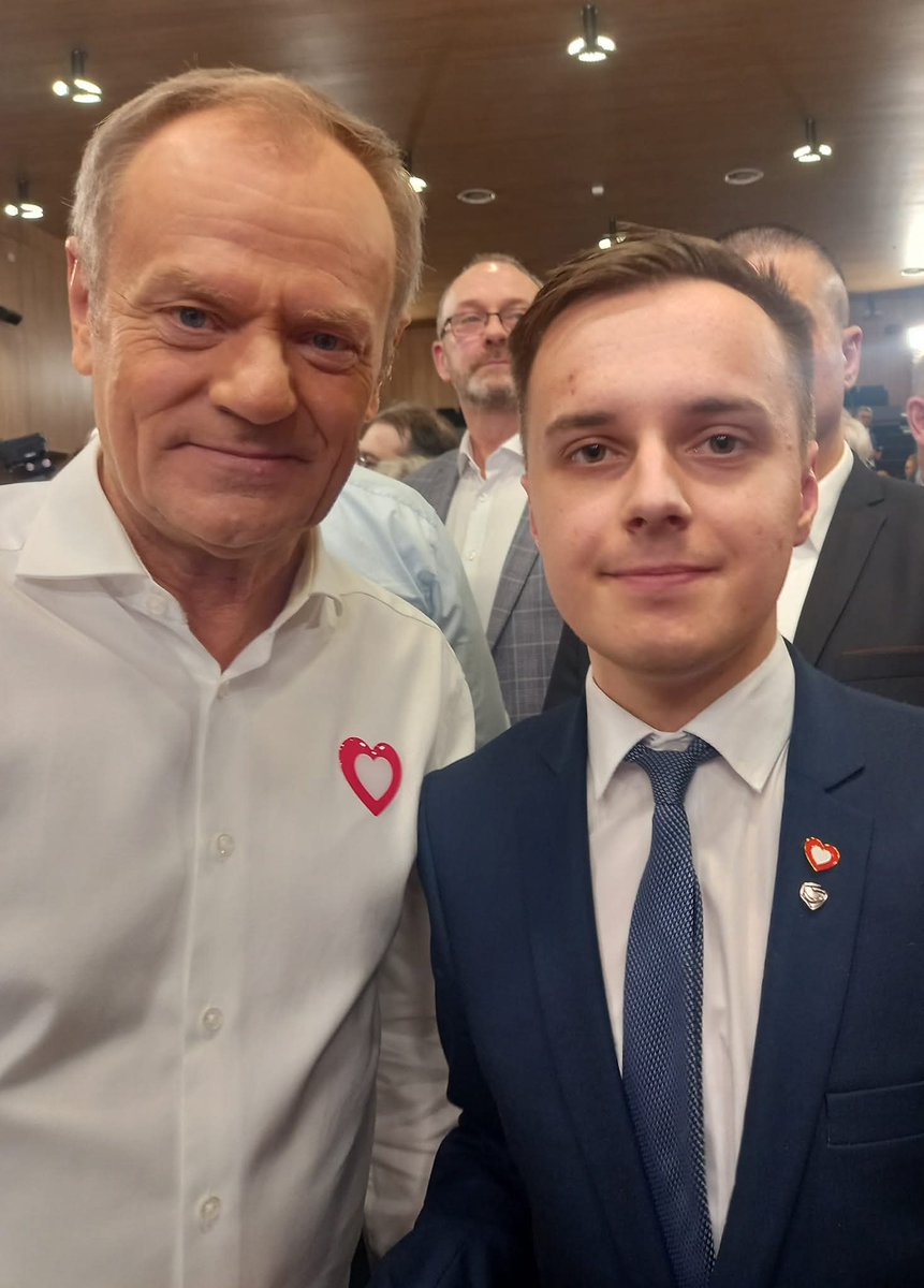 Gratuluję!
Premier <a href="/donaldtusk/">Donald Tusk</a> wybrany na Przewodniczącego <a href="/Obywatelska_KO/">Koalicja Obywatelska</a>.
Premier <a href="/donaldtusk/">Donald Tusk</a> to prawdziwy lider, z którym zawsze idziemy do zwycięstwa! ❤️
#PopieramTuska
#KoalicjaObywatelska