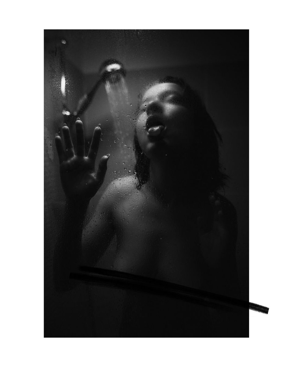 axeldavis01's tweet photo. Petite session douche avec @mlleylla https://t.co/gXPynrIl6B