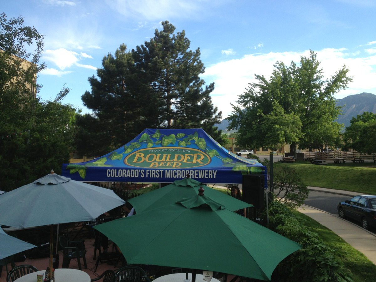 St. Patrick’s Day brings communities into the streets for parades and local celebrations.

For businesses, it’s more than that. It’s a chance to show up.

Visibility at community events starts with having a space that’s ready when people gather. That’s where KD Kanopy comes in.