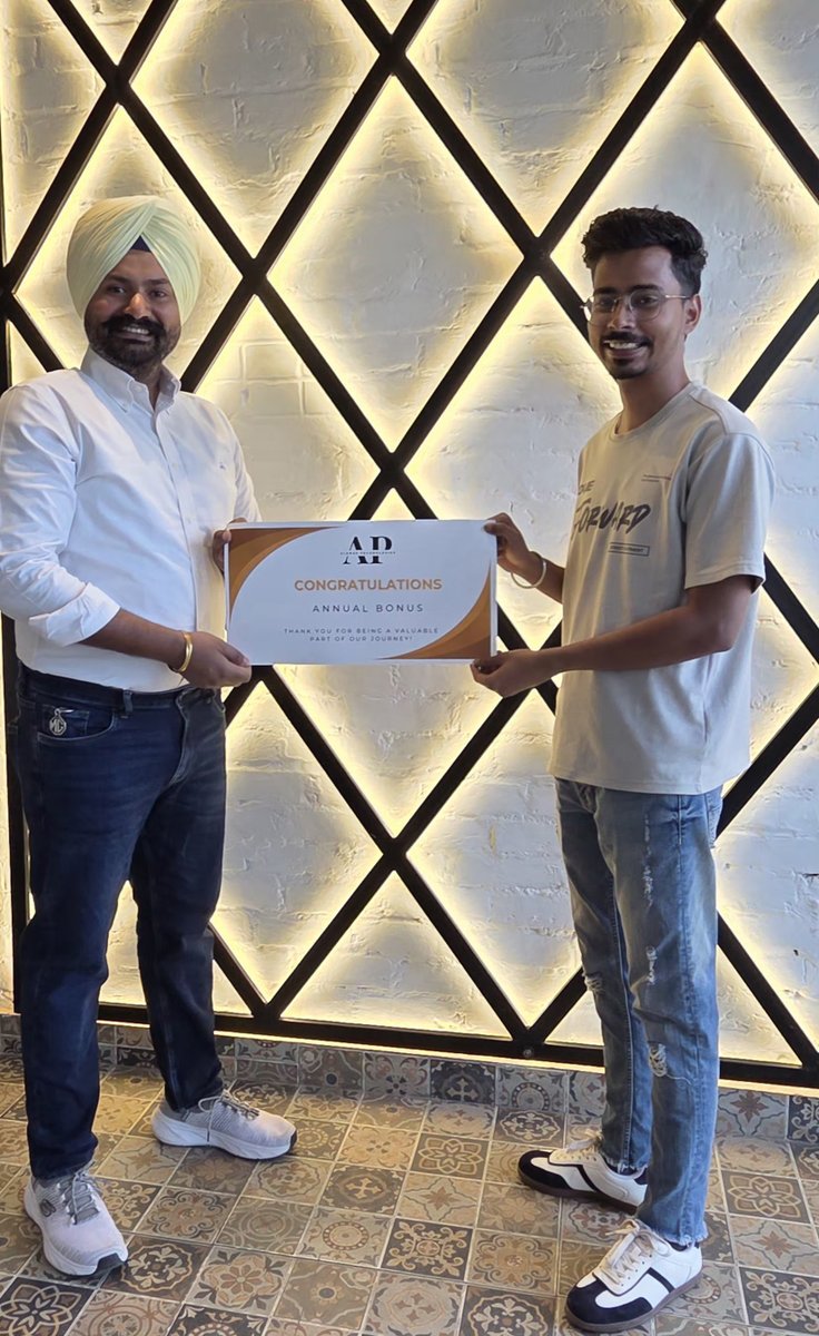 ClanapTech's tweet photo. Recognizing the people behind the progress.

Grateful to celebrate our team at Clan-AP Technologies for their dedication, hard work, and contribution to our journey.

#TeamAppreciation #WorkCulture https://t.co/85N6RwSM8G