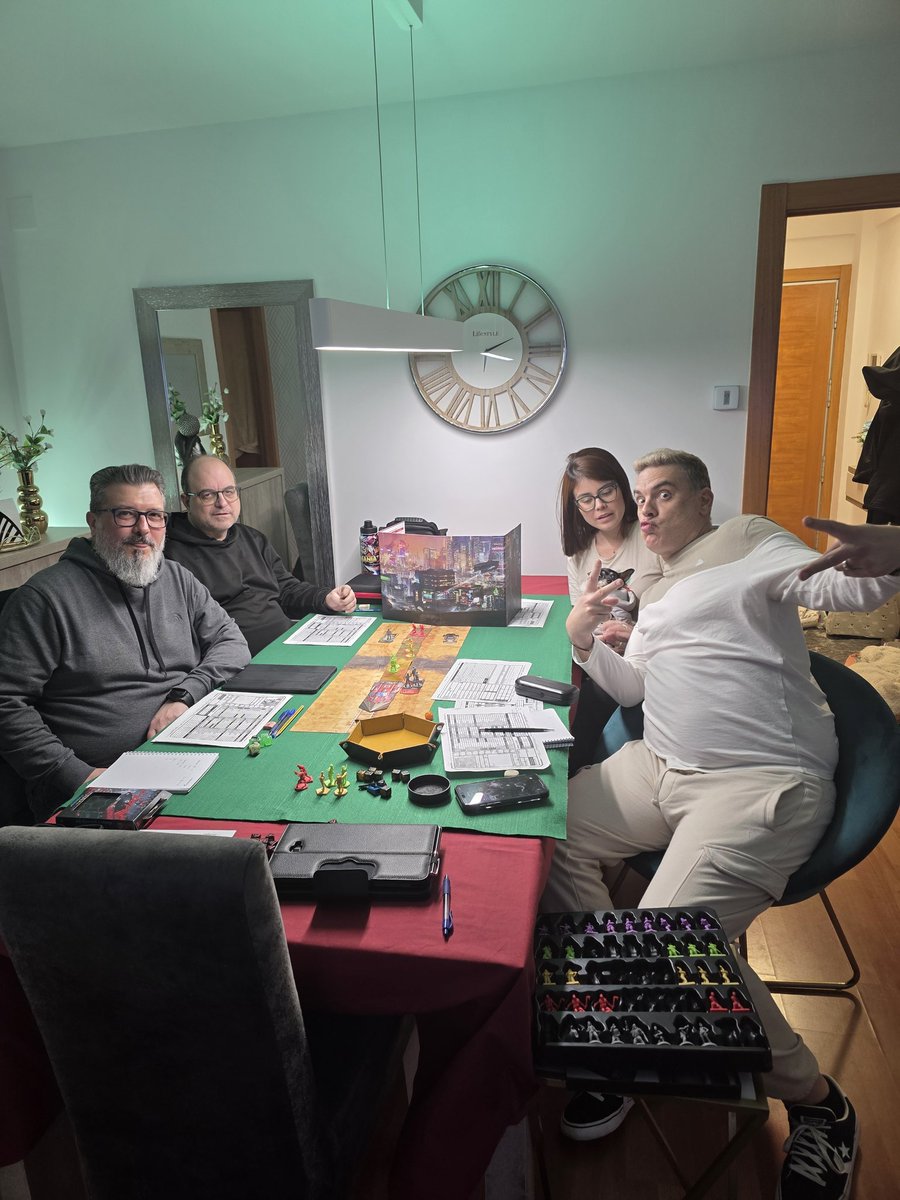 Club Silmaril tweet media