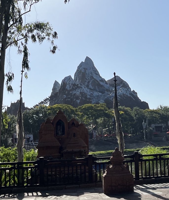 Disney Clips Guy tweet media