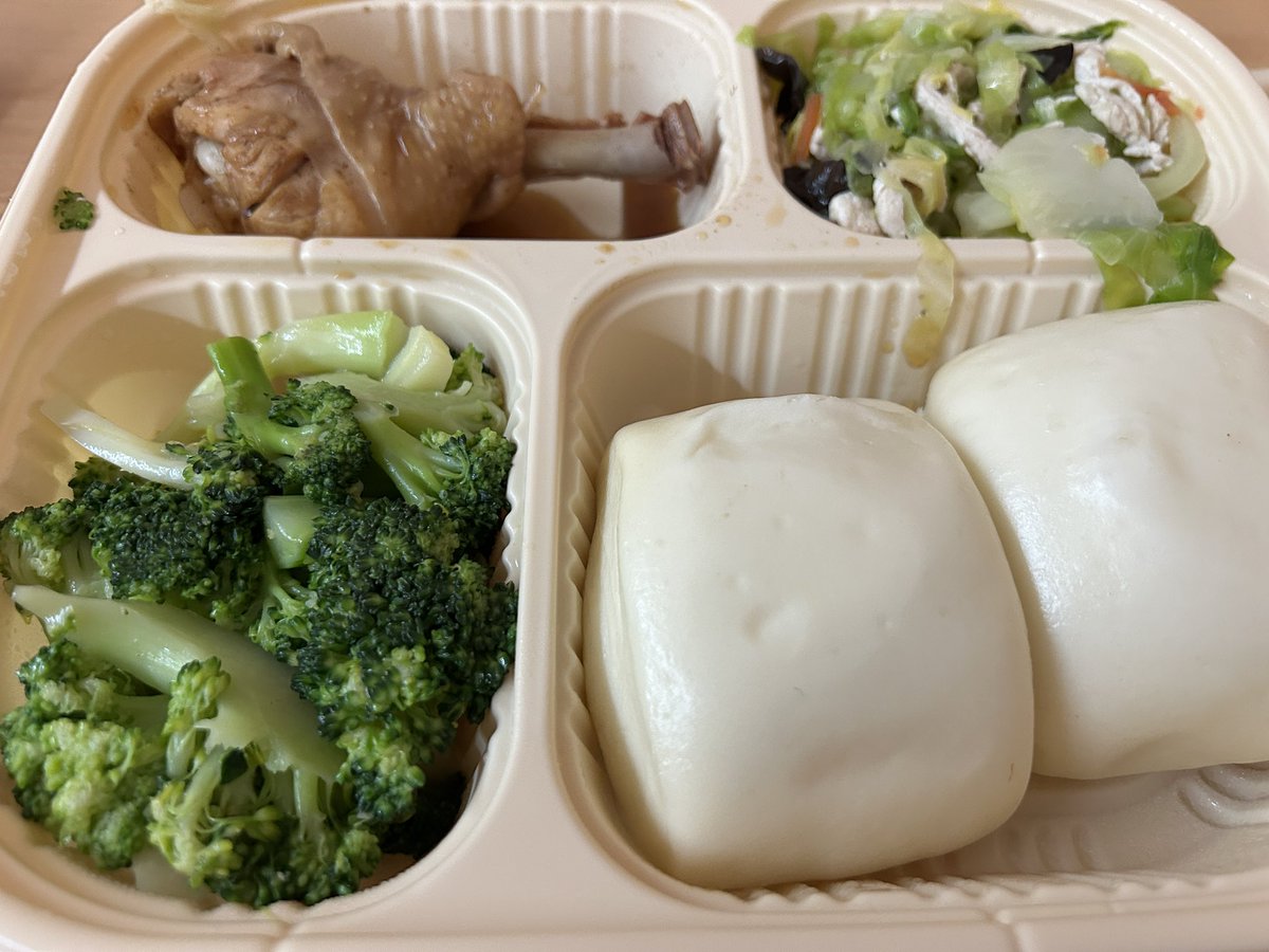 MadForMaple's tweet image. Hospital dinner 🥘 tonight here in #China Chicken, broccoli, mixed veggies and chicken and steamed bread. #ChineseFood