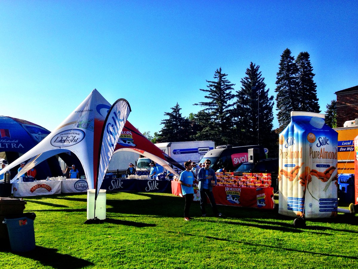 One week it’s winter. The next, calendars start filling with festivals, races, outdoor markets, and community events.
For many organizations, that also means dusting off their event setup or realizing it’s time for an upgrade.
Are you ready for spring?