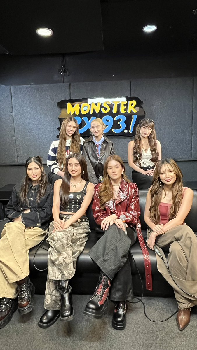 Oh, ba't nakakabaliw 'tong pag-ibig! 🥰

<a href="/BINI_ph/">BINI_PH</a> is LIVE on #AllOut and getting a glimpse of their latest single that's making us feel the first stage of love with 'Unang Kilig' 💖 #BINI

Tune in 📻: youtube.com/live/jYmpFfrWj…