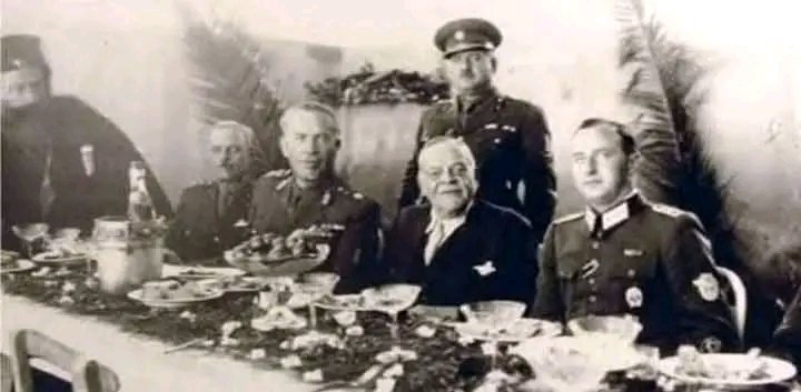 Αρε "πατριώτες" βρωμιάρηδες συνεργάτες τών Γερμανών και Ιταλών και τάγματα ασφαλείας Ράλληδες Τσολάκογλου κλπ γι'αυτό κυβερνούν μέχρι σήμερα οι Δεξιοί και βλέπουμε τήν κατάντια της χώρας μας