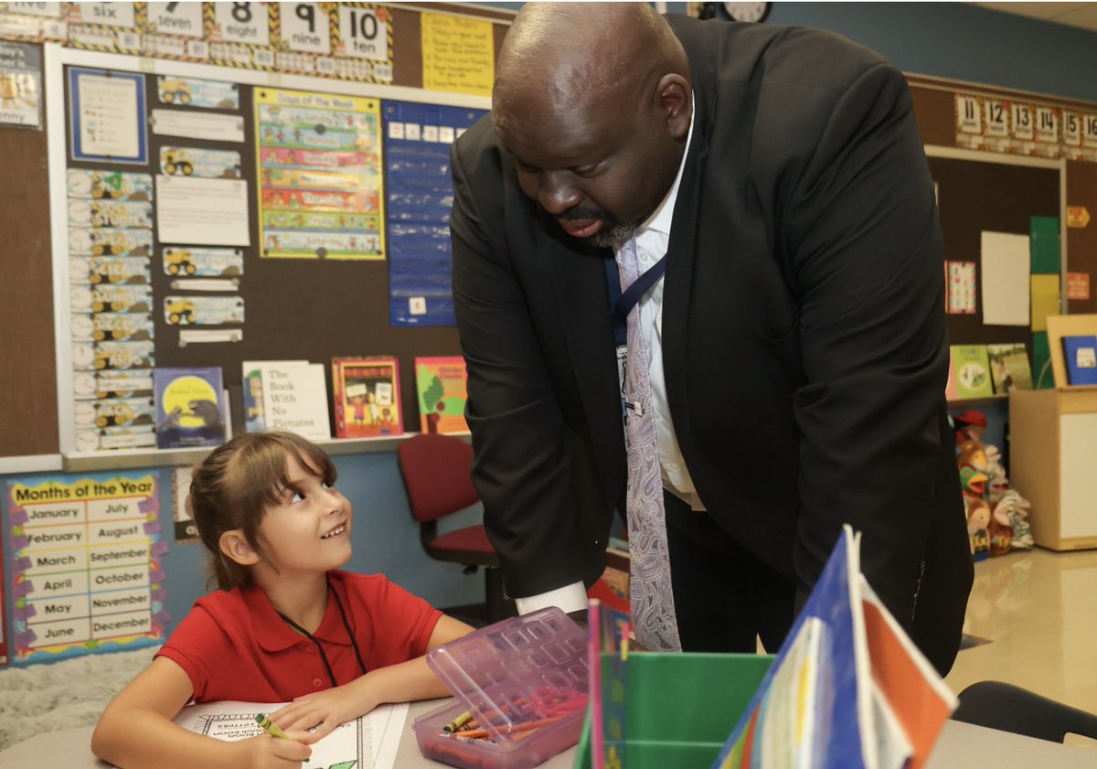 DA magazine tweet media