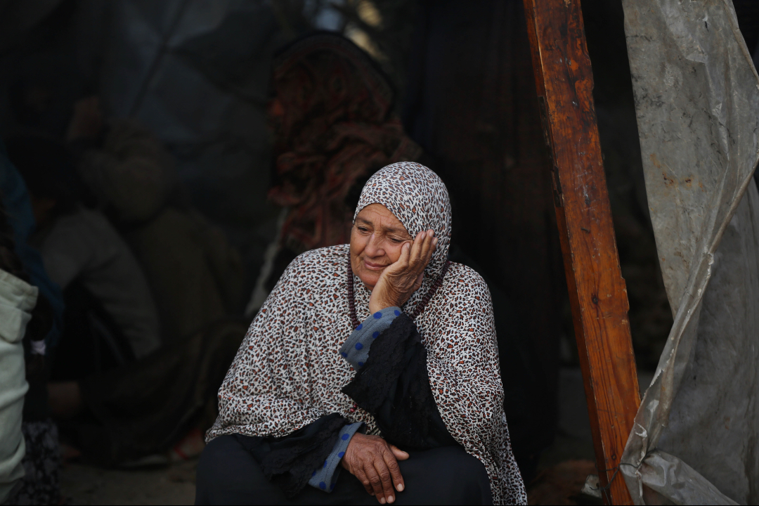 Las mujeres en #Gaza enfrentan un sinfín de violencias en su día a día. En nuestro informe "Las mujeres en Gaza: sostenerse en la devastación" contamos cuáles son esas violencias concretas y sus modos de resiliencia. Lee el informe completo aquí: f.mtr.cool/yjmwzwoqov