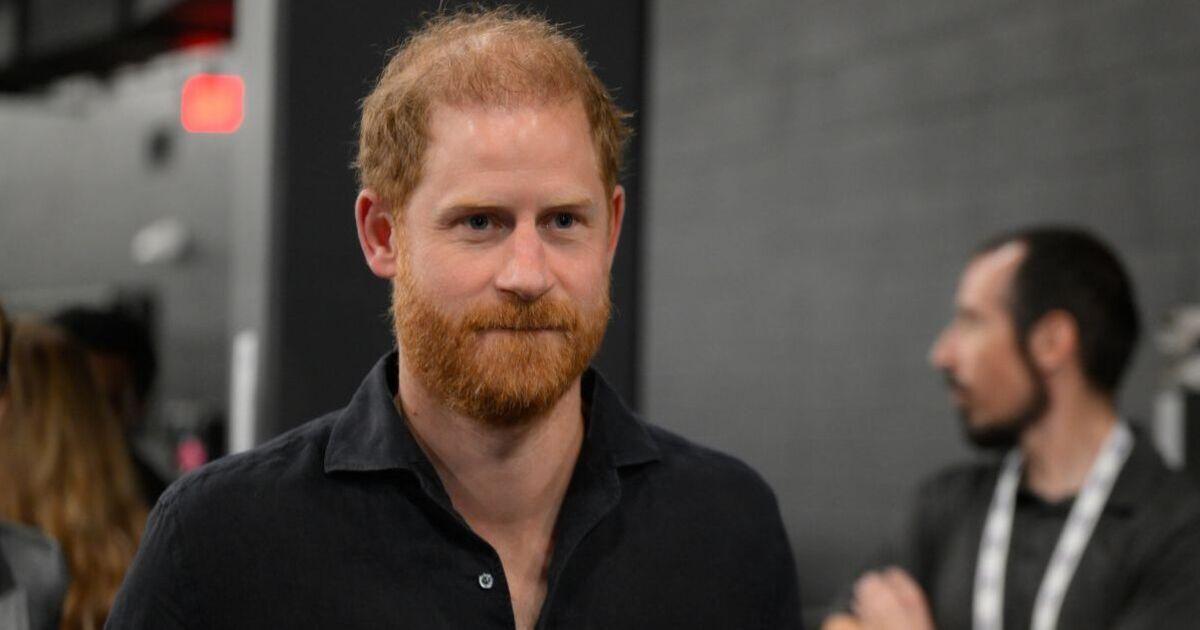 Daily Express tweet media