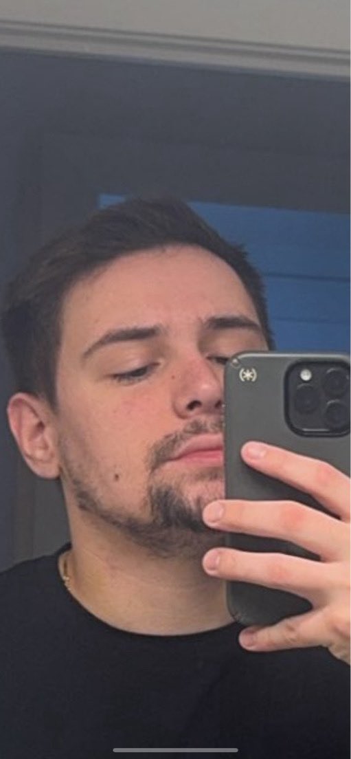 Za_Beano's tweet photo. @Harrtley @oDreamzs Catch this mcmuffin puttin B2A on bronem grave https://t.co/hdVWcm2QA6