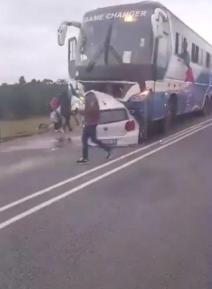 N6 accident,a bus carrying 60 illegal  Zimbabwean nationals will soon claim RAF ,60 were injured, and Polo TSI occupants who are South african died at the scene.developing story
#MadlangaCommission