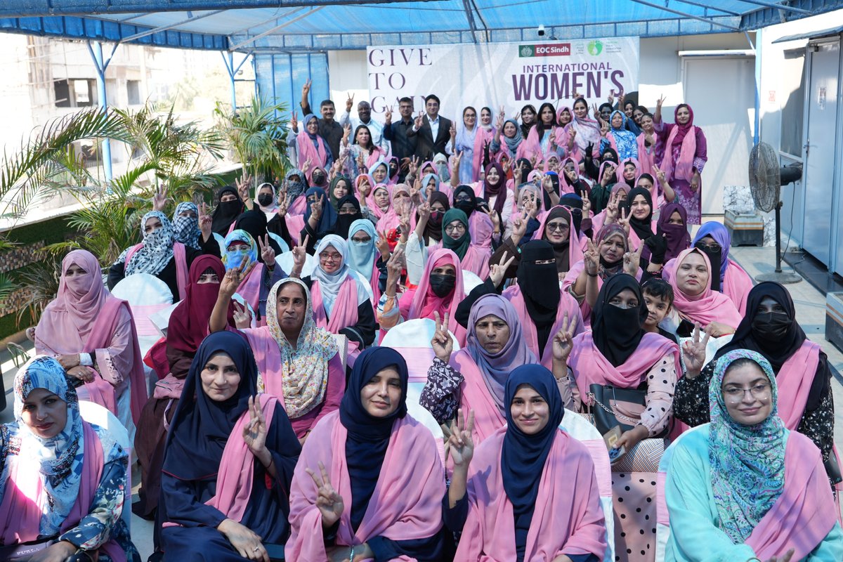 PolioFreeSindh's tweet photo. International Women’s Day at EOC Sindh celebrated the dedication of women frontline workers from across Karachi. Best performers from their Union Councils were honored with certificates and gifts for their outstanding role in protecting children and supporting polio eradication. https://t.co/8gRGphz03P