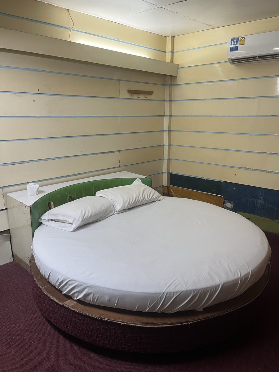 ลูกหยี• 100 ทวิต tweet media