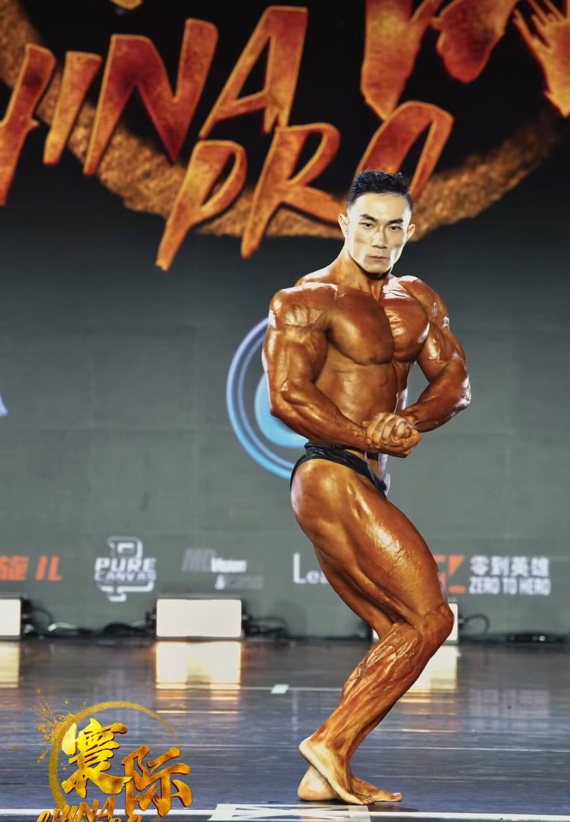 anaboricssh's tweet photo. China Proのクラシックフィジークで優勝したユン選手のトレーニングを見てみたいなぁ〜。脚のシェイプ渋い。 https://t.co/E4pugFaugo