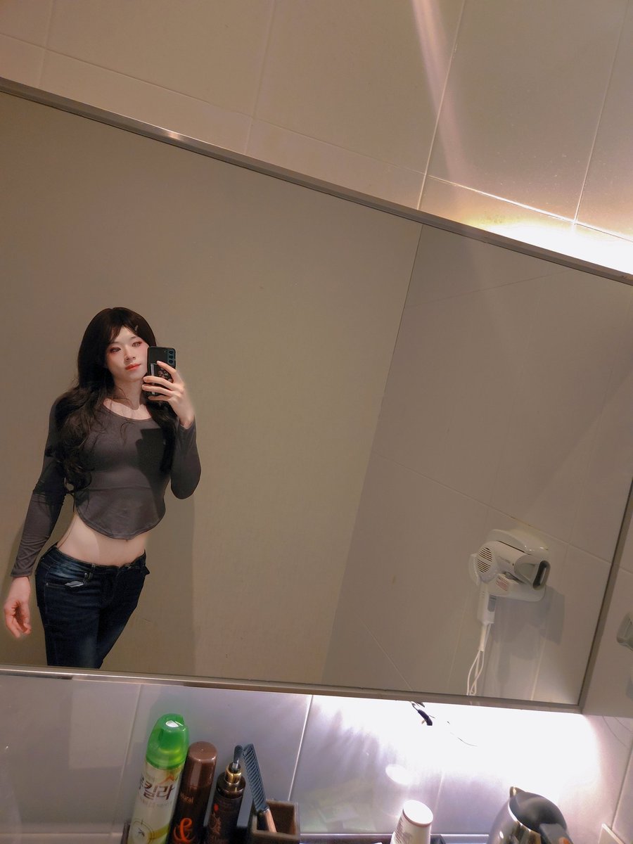 harin.bloom tweet media