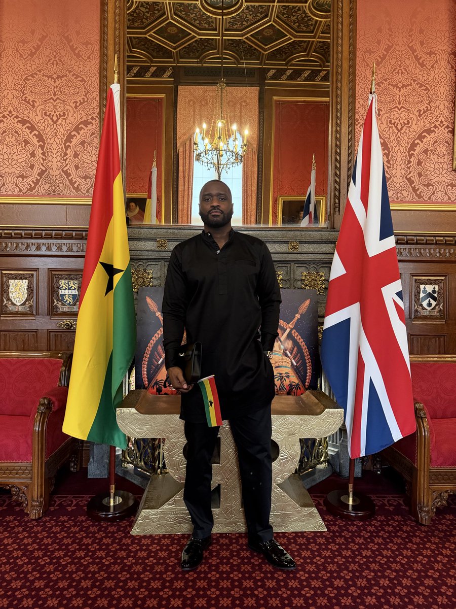 LethalBizzle's tweet photo. Uncle drip to accept my Black Star List honoree at The House of Commons, recognising the most influential Ghanaian Brits, Thank you 🖤 https://t.co/V6d6bc9CW4