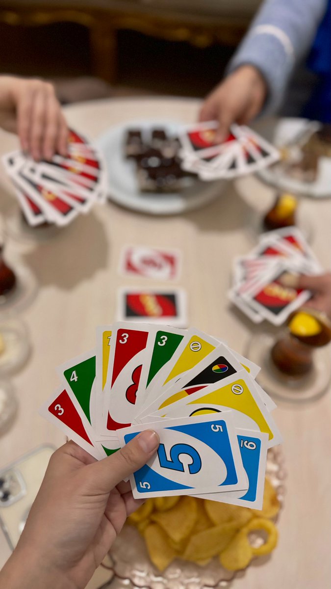 elmaliturtaa0's tweet photo. El değiştirme kartını çaldım sağ dizimin altında 🤫 https://t.co/LAARalOI8M