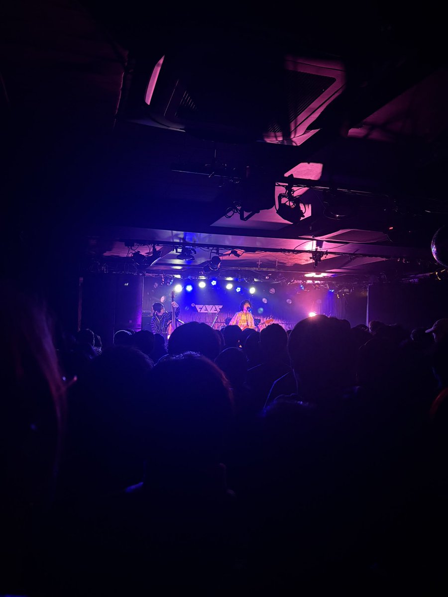 tacatko's tweet photo. ビール、そしてgateballersです　大好きなbeautiful girlも聞けて嬉しい https://t.co/To8zaND6e9