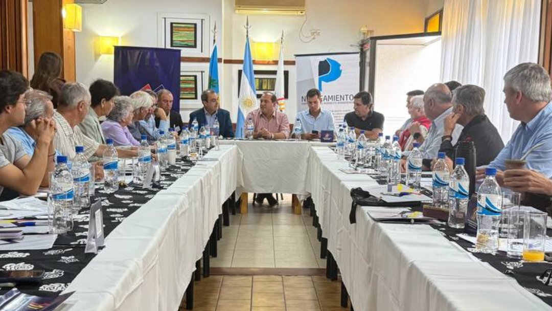 nuclempresarial's tweet photo. El sábado pasado se realizó en la ciudad de 30 de Agosto una  nueva reunión presencial del Nucleamiento, con una destacada participación de cámaras e  instituciones asociadas de toda la región.
➡️Leé la nota completa: https://t.co/s4PFuoIIJM https://t.co/B1UVPQCxFU