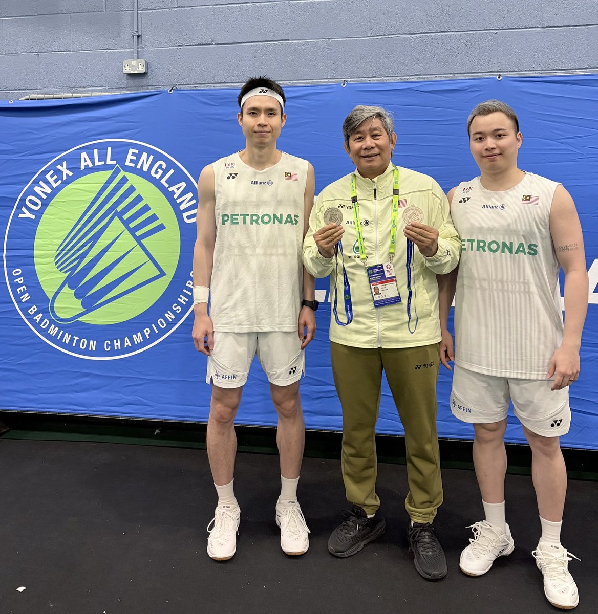 Aaron Chia Teng Fong tweet media