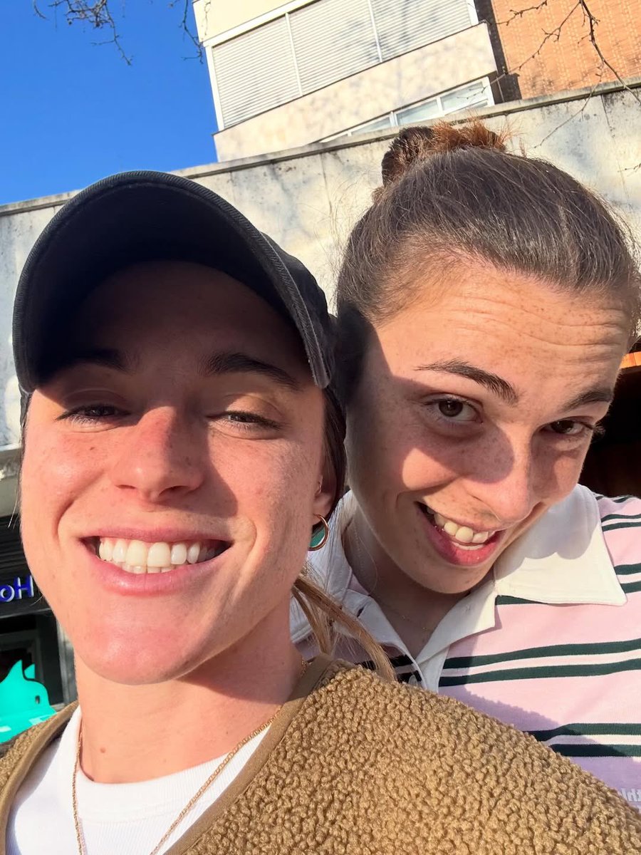 obatlleah's tweet photo. her smile i love her so bad https://t.co/cnjqFCXGq0