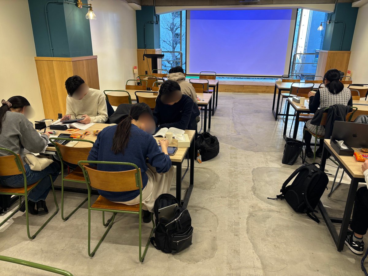 UTACofficial's tweet photo. 【活動紹介】
\2月 勉強会🖊/
UTACで初の勉強会を開きました📖
勉強を始めて1か月短答生から論文生まで様々なメンバーが集まりました!
合格者も複数参加し、質問し放題✨
UTACでは東大の会計士受験生同士が交流し、切磋琢磨する場を作っていきます!
#会計士試験 #公認会計士 #UTAC #春から東大 https://t.co/62jZ9vjPlh