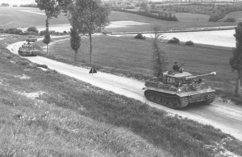 TanksWiki's tweet photo. Tal día como hoy, pero de 1944, la compañía de Michael Wittmann (Tiger 205) avanzaba hacia Morgny, Normandía.

https://t.co/krlLf78S4O https://t.co/2fuE7t6fkO