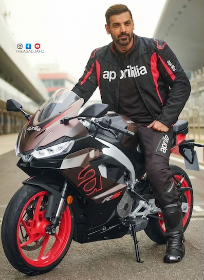 VenetiaSarll's tweet photo. Here's today's post, rafties. Not a lot but enjoy anyway. 😊🥰
https://t.co/DXzFEBamM6
@TheJohnAbraham #JohnAbraham #Force3 #RaftieCreativity 💖 https://t.co/emsblkkg4x
