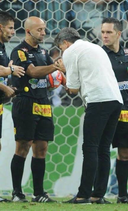 Reporter_Samuel's tweet photo. Finalmente tão acordando e vendo que faz a Federação Gremista de Futebol. https://t.co/dUfGTULCmc