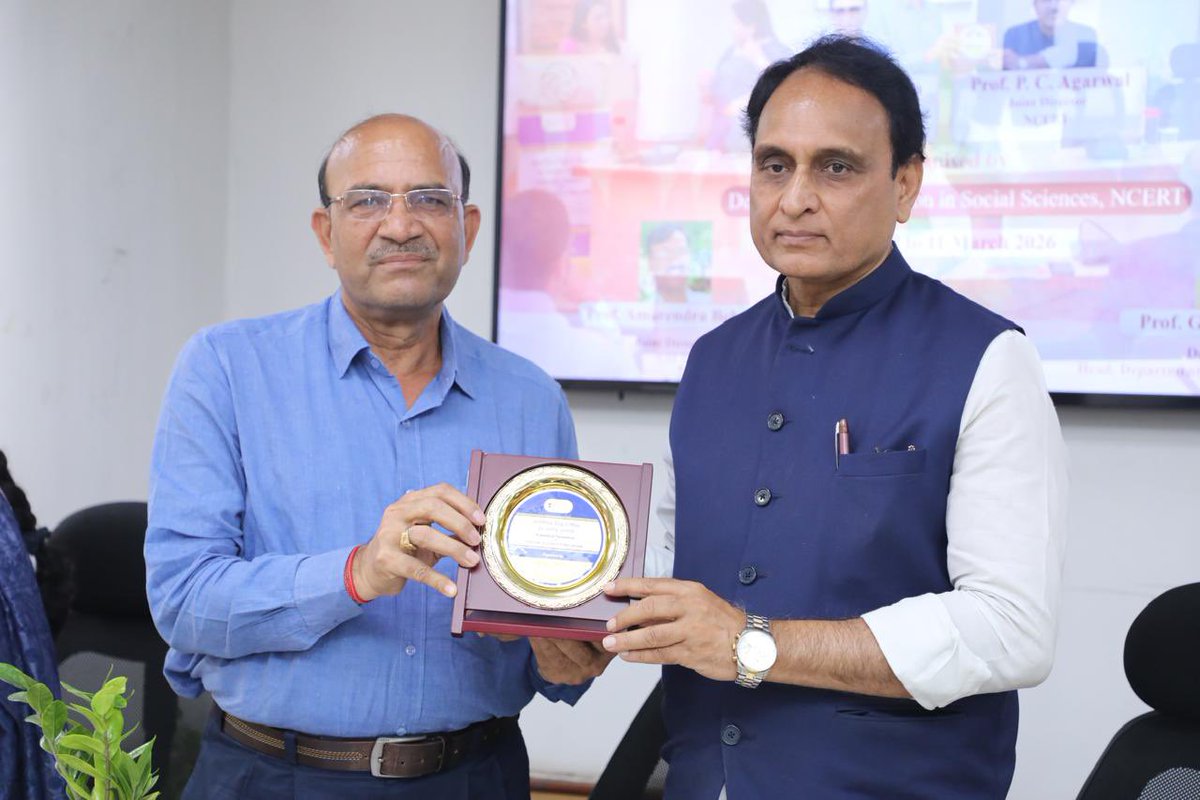 Prof Rakesh Sinha tweet media