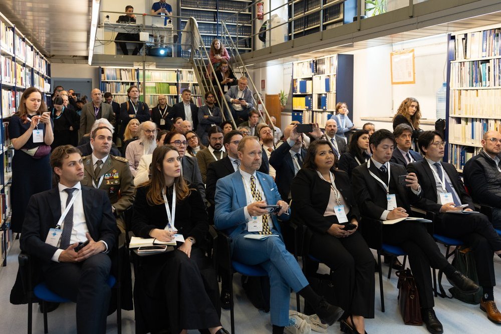 arcticcircleorg's tweet photo. How to deter Russian disinformation in the Arctic? 🇷🇺 Organized by @Bellona_no at the Arctic Circle Rome Forum - Polar Dialogue 🇮🇹 

#ACRF26 https://t.co/TYao9suXH8