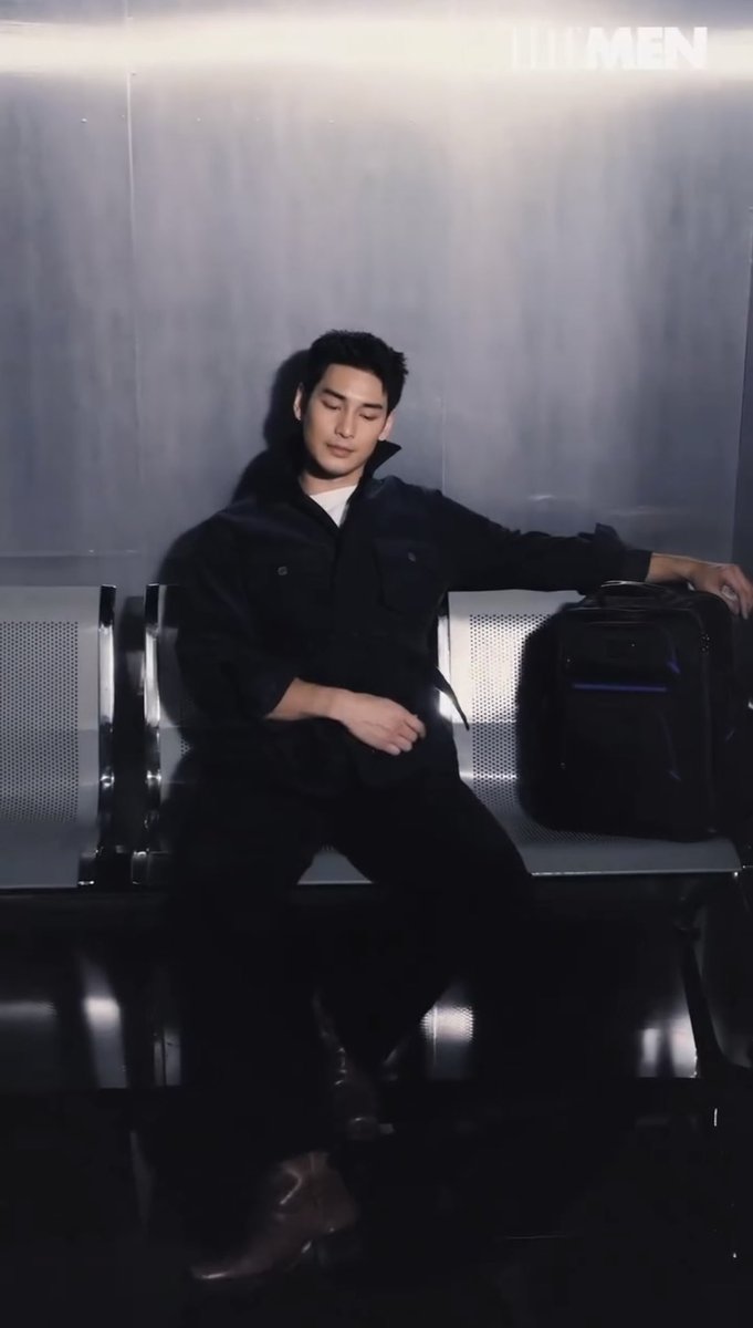 ApoNattawinofc's tweet photo. APO Nattawin with TUMI คือที่สุดเลย 🙌🏻

@Nnattawin1 @tumitravel 
#ApoNattawin #TUMI  #ELLEMENXApoNattawin https://t.co/TB0gP0PigM