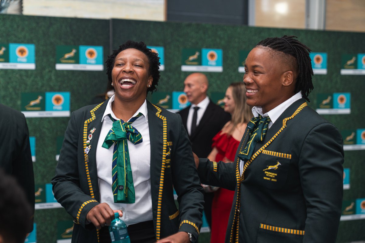 FNBSA's tweet photo. Throw 🔙 to the SA Rugby Awards this past Thursday. 

A room packed with legends of the game, rising stars and the people driving South African rugby forward — all celebrating excellence from grassroots to greatness. 💚💛

Who’s your all-time favourite Springbok? Comment below. https://t.co/aWH1QG6a7h