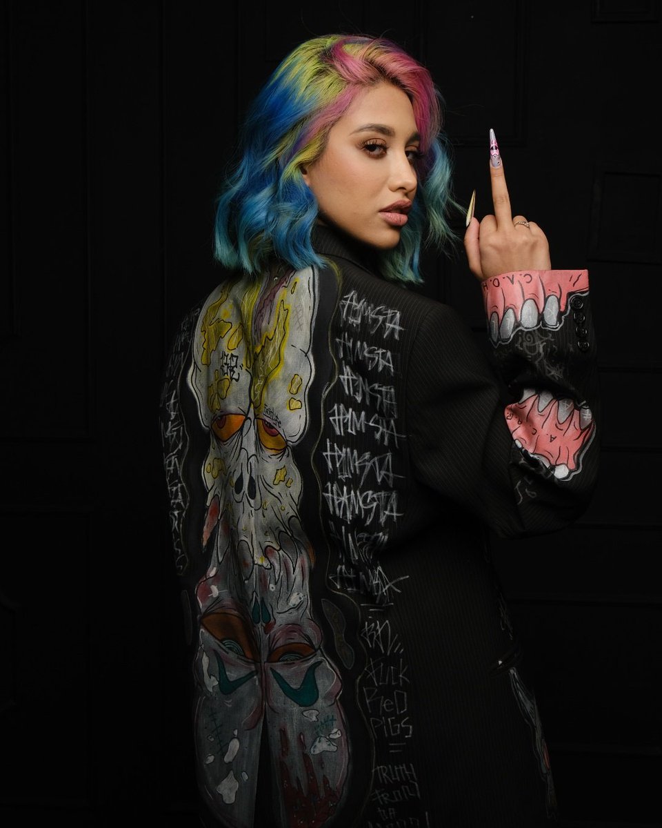 Ashleyraeef2's tweet photo. To all my loved ones who talk about me behind my back🤭 https://t.co/8qDTy6E0p7