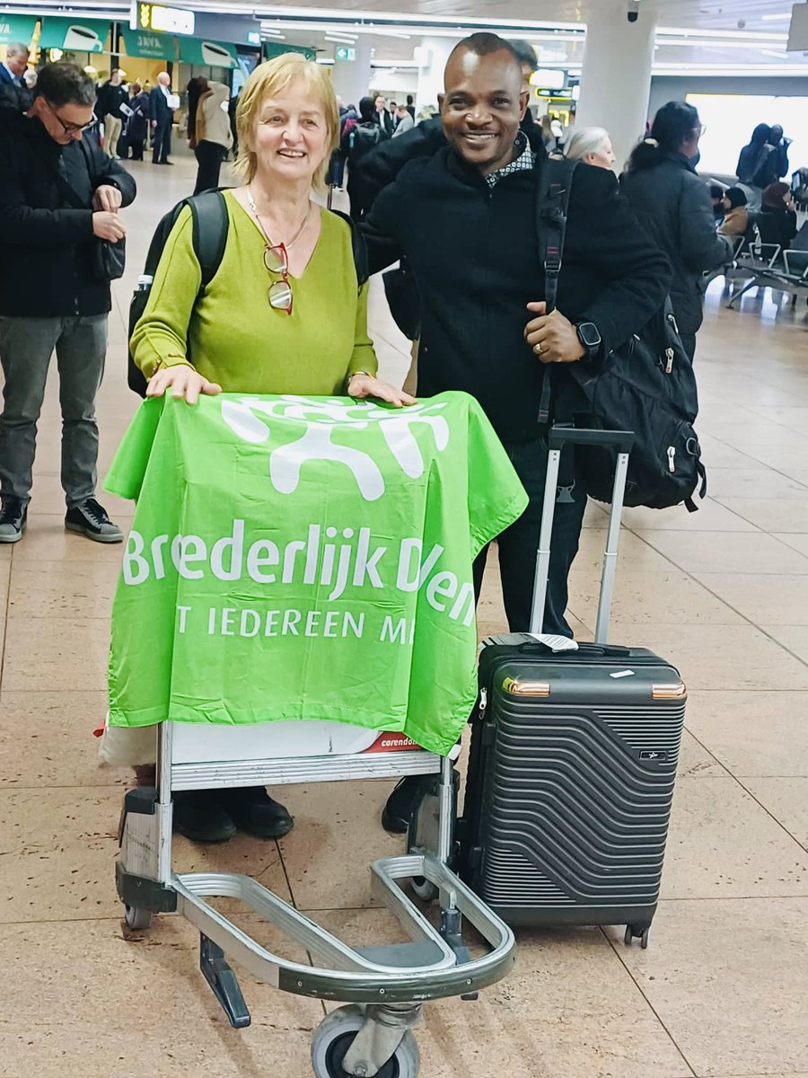 PascalMugaruka's tweet photo. Cher Florentin, Africa Reconciled et toute son équipe vous souhaite un excellent séjour de travail en Europe. Que vos efforts portent des fruits durables et inspirants. https://t.co/JcogOyepsl