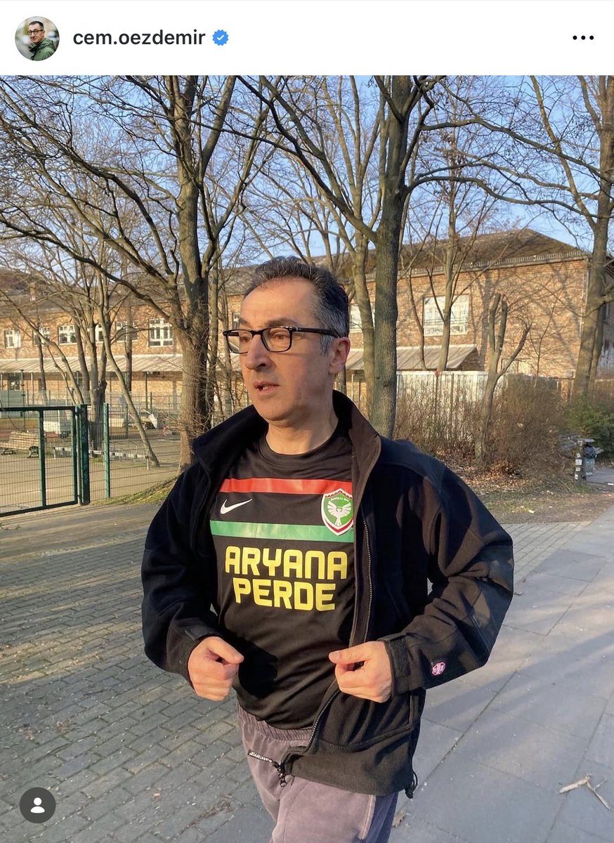 lynexone's tweet photo. @360Gazete Hey @grok Formayı VFB Stuttgart olarak değiştir. https://t.co/L5VZW30GWZ