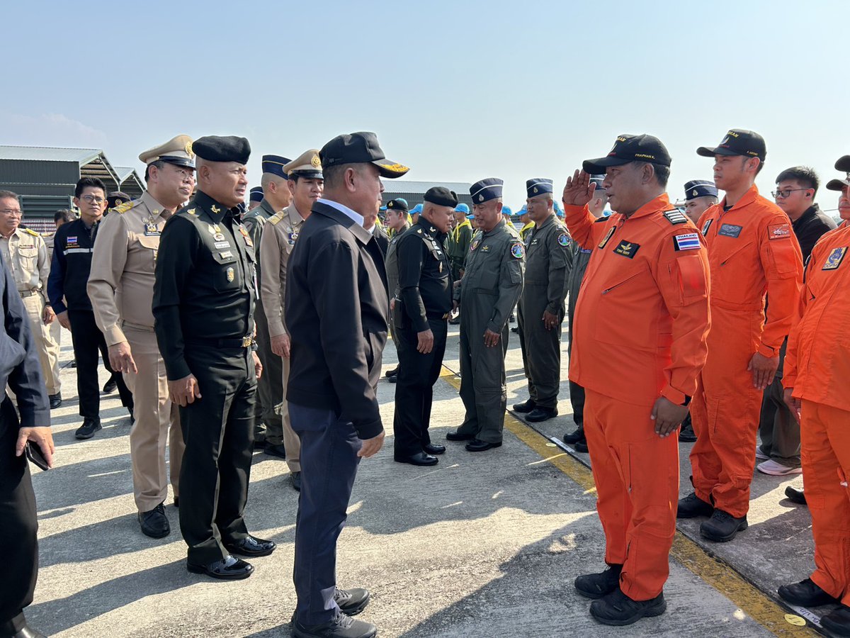DDPMNews's tweet photo. 🧑🚒ปภ. ร่วมกับกองทัพอากาศ ฝึกบินเครือข่ายอากาศยานดับไฟป่าพื้นที่ภาคเหนือ - ฮ. ปภ. 32 แสดงศักยภาพขึ้นบินควบคุมไฟป่าในพื้นที่เข้าถึงยาก https://t.co/BCG6ReySEo #ปภ #ข่าว #KA32 #PM25 #ภารกิจเหนือฟ้า #ปักเป้าสีส้ม #ไฟป่า #หมอกควัน https://t.co/TcYFz0cD6c