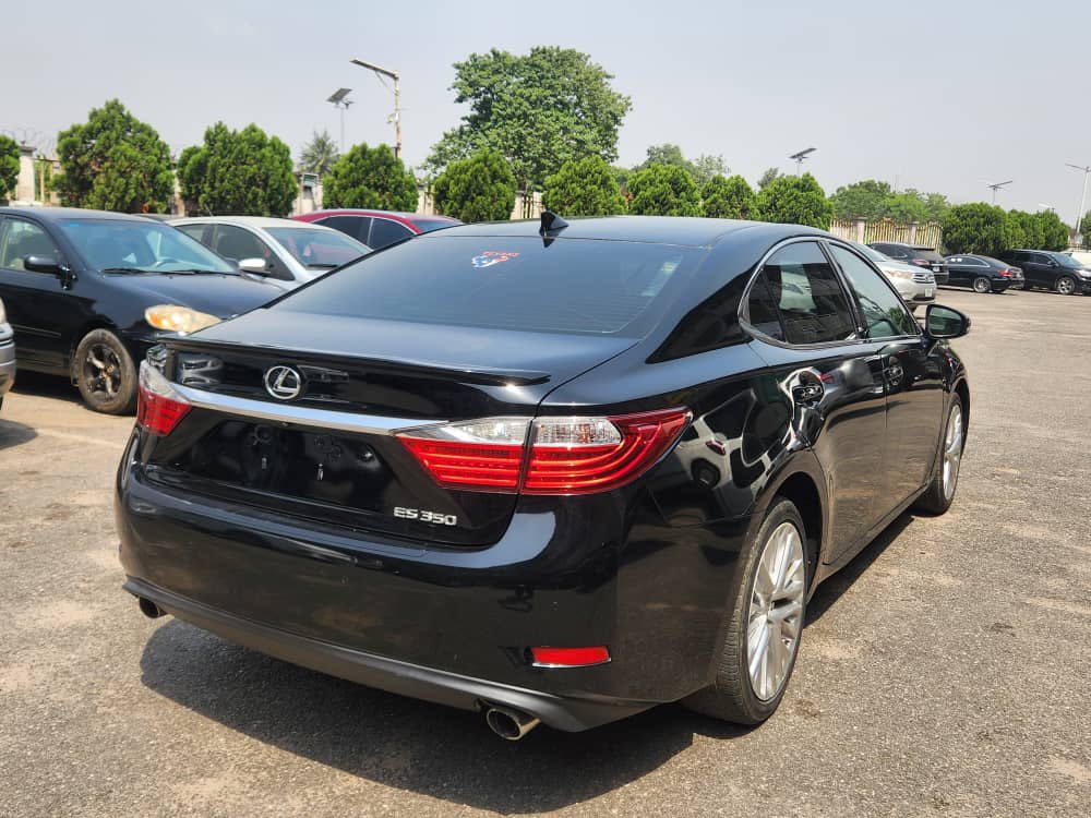 mr_faws's tweet photo. DISTRESS SALE🔊🔊
JUST ARRIVED CLEAN TITLE 2015 ES350 FULL OPTION….
FULLY LOADED WITH V6 ENGINE, OPEN ROOF, THUMBSTART,LEATHER SEATS,MOUSE,REVERSE CAMERA...BUY AND DRIVE
🏷️19.5M
📍Ikeja
#Fyp #reels #trend #trendthis #explore #exploremore #Cars #Autodeals https://t.co/ls6GBENw3l