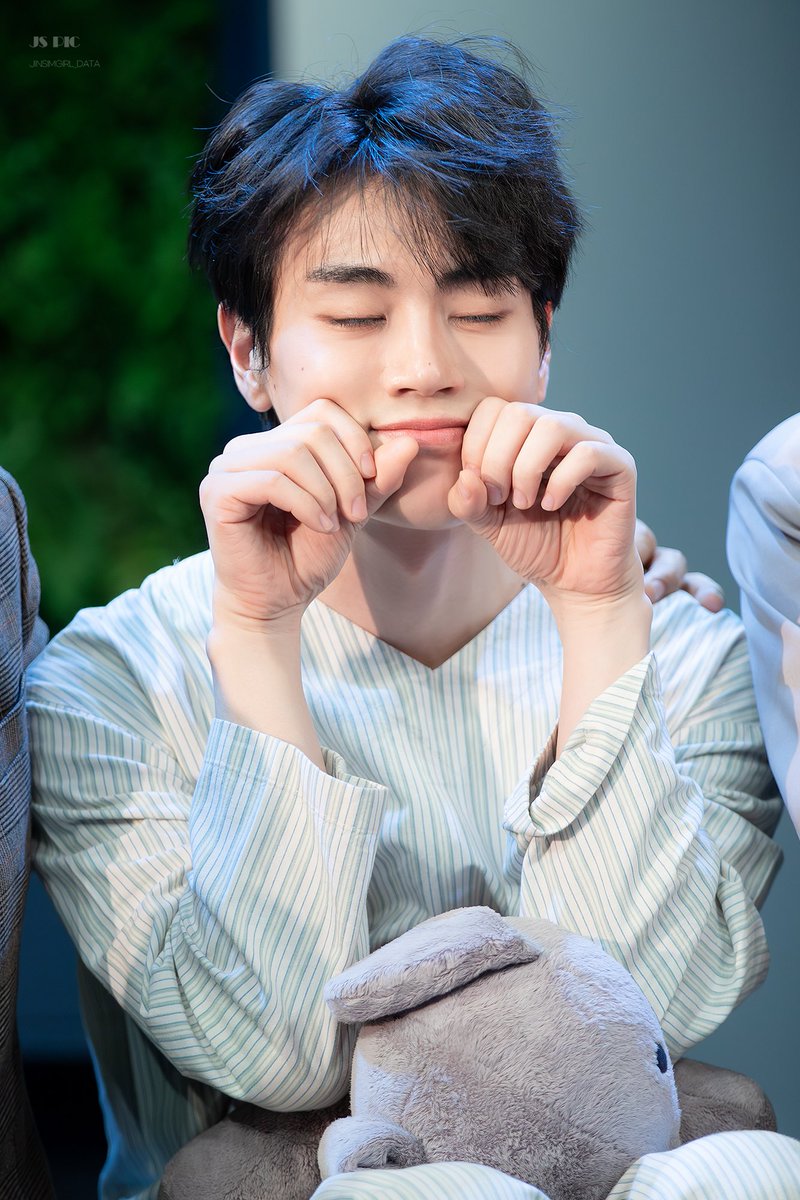 260225 엘리펀트 송 포토타임 
마이클 ㅣ 김지온

두디 〰️🐾