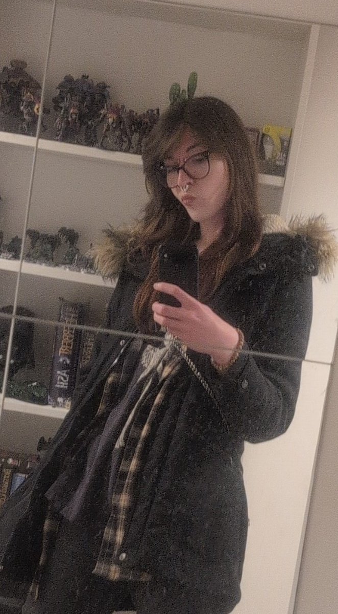 ROBYNA 👽 tweet media