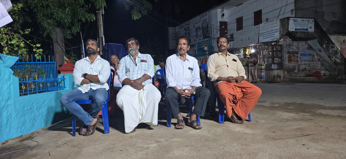 KPadmaKumar10's tweet photo. குருந்தன்கோடு கிழக்கு ஒன்றியத்திற்குட்பட்ட பிள்ளையார் கோவில் சக்தி கேந்திர தெருமுனை கூட்டத்தில் சிறப்புரையாற்றிய போது... https://t.co/Z7jGh56Ja4
