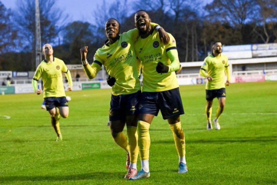 Farnboroughq tweet media