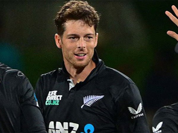 - Mitchel santner -47(26)
- McConchie -31(23)*

🚨 New zealand posted 168 runs in 20 overs against Srilanka 🚨 

Can new zealand bowler defend this total ?

#T20WorldCup 
#SLvsNZ