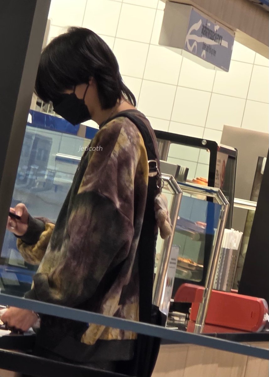 no real time * ร่ายยาวร้อยแปด

ด้วยความที่วันนี้มางานภูวินที่ emsphere แต่ยังไม่ถึงเวลาลงทะเบียนเลยไปกินข้าวที่ ikea ข้างบน ( แบบนั่งอยู่เป็นชั่วโมง ) พอจะกำลังเดินออกเท่านั้นแหละดันเจอเน็กซ์เดินอยู่ข้างหน้าห่างกันแค่ประมาณ 5-6 เมตร 😭😭😭