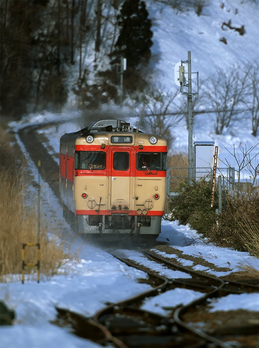 なつかし写真

33‰の勾配へスパートをかけるキハ58

盛岡のキハ52.58は驚くほどのパワーで走っていた