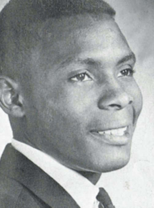 🏀 Welcome to #WayBackWednesday Clem Haskins has the spotlight! 

The quick, sharp-shooting guard led his team to the 1963 State Sweet 16! Following high school, Clem and Dwight Smith became the first two black players to don the “Hilltopper” jerseys of Western Kentucky!
#khsbhf