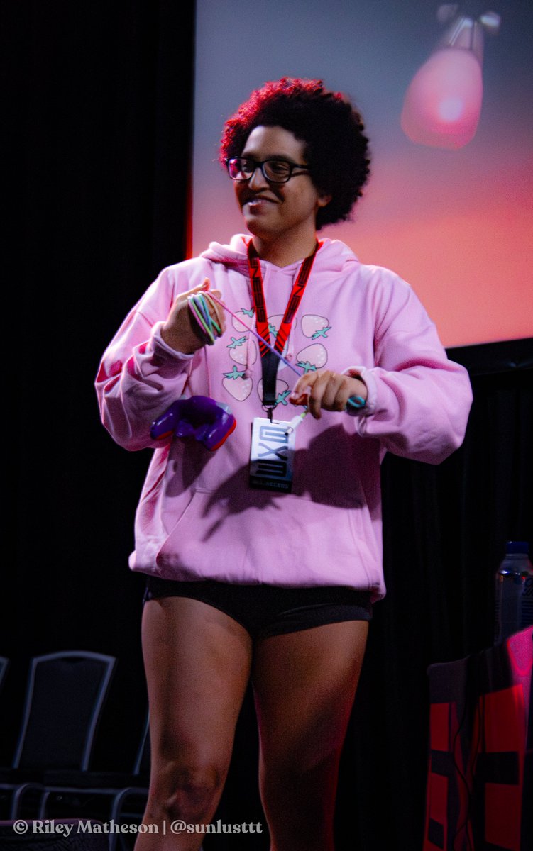 riley ☀️ tweet media