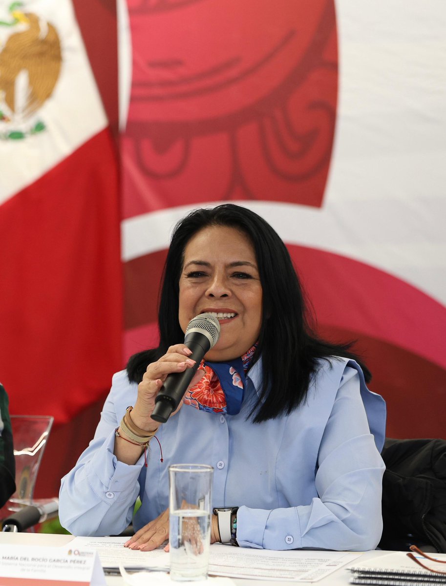 SistemaDIFQRoo's tweet image. Sumamos voluntades por la Estrategia Nacional de Atención a las Causas.

Junto a la Titular del @DIF_NMX, María del Rocío García Pérez, nuestra presidenta honoraria, Vero Lezama y la gobernadora @MaraLezama, acordaron reforzar acciones en zonas prioritarias de #BJ y #PDC.